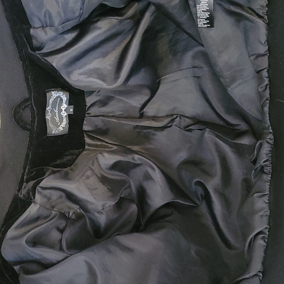 Beautiful Velvet Embroidered Jacket - Picture 4 of 4